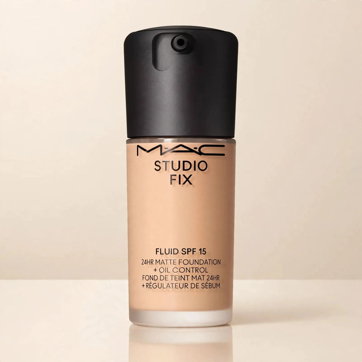 MAC Studio Fix Fluid SPF 15 foundation NC27 in cream studio setting