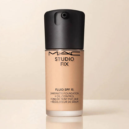 MAC Studio Fix Fluid SPF 15 foundation NC27 in cream studio setting