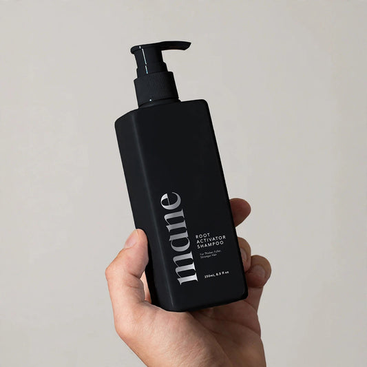 Mane Root Activator Shampoo 250 ml – hand image
